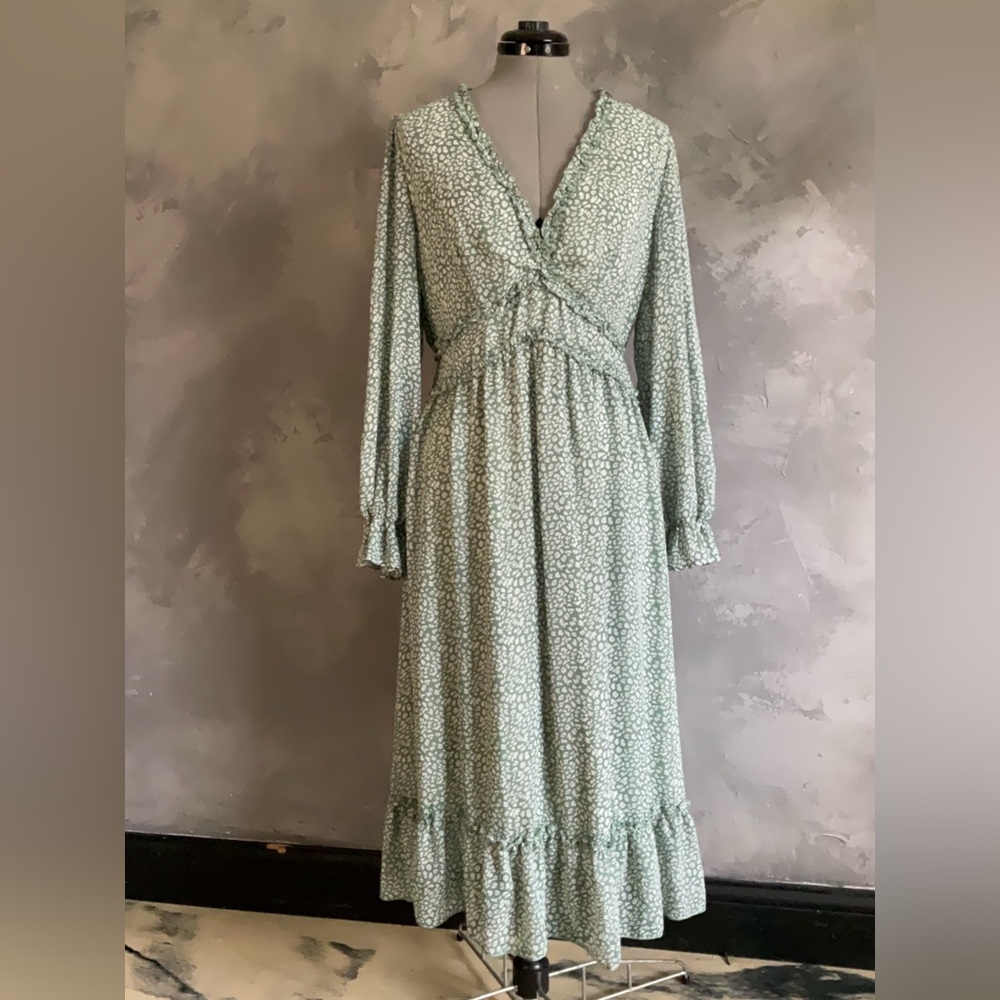 Cupshe Sage Green Floral Boho Midi Dress